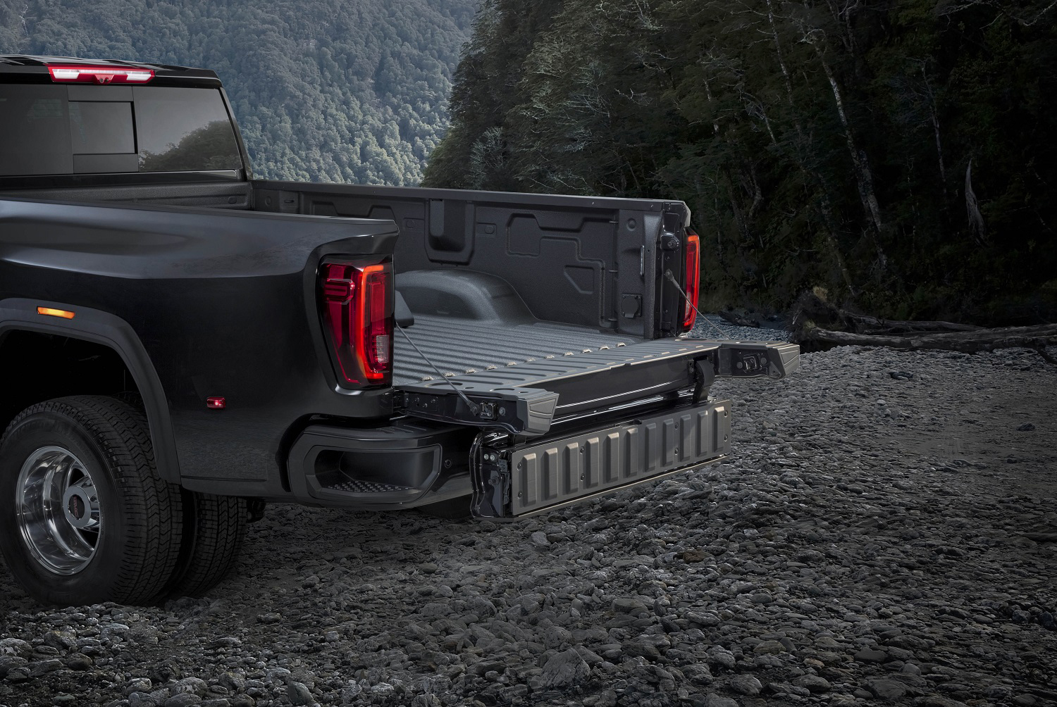 2020 gmc sierra hd boasts world class trailering tech 3500 denali