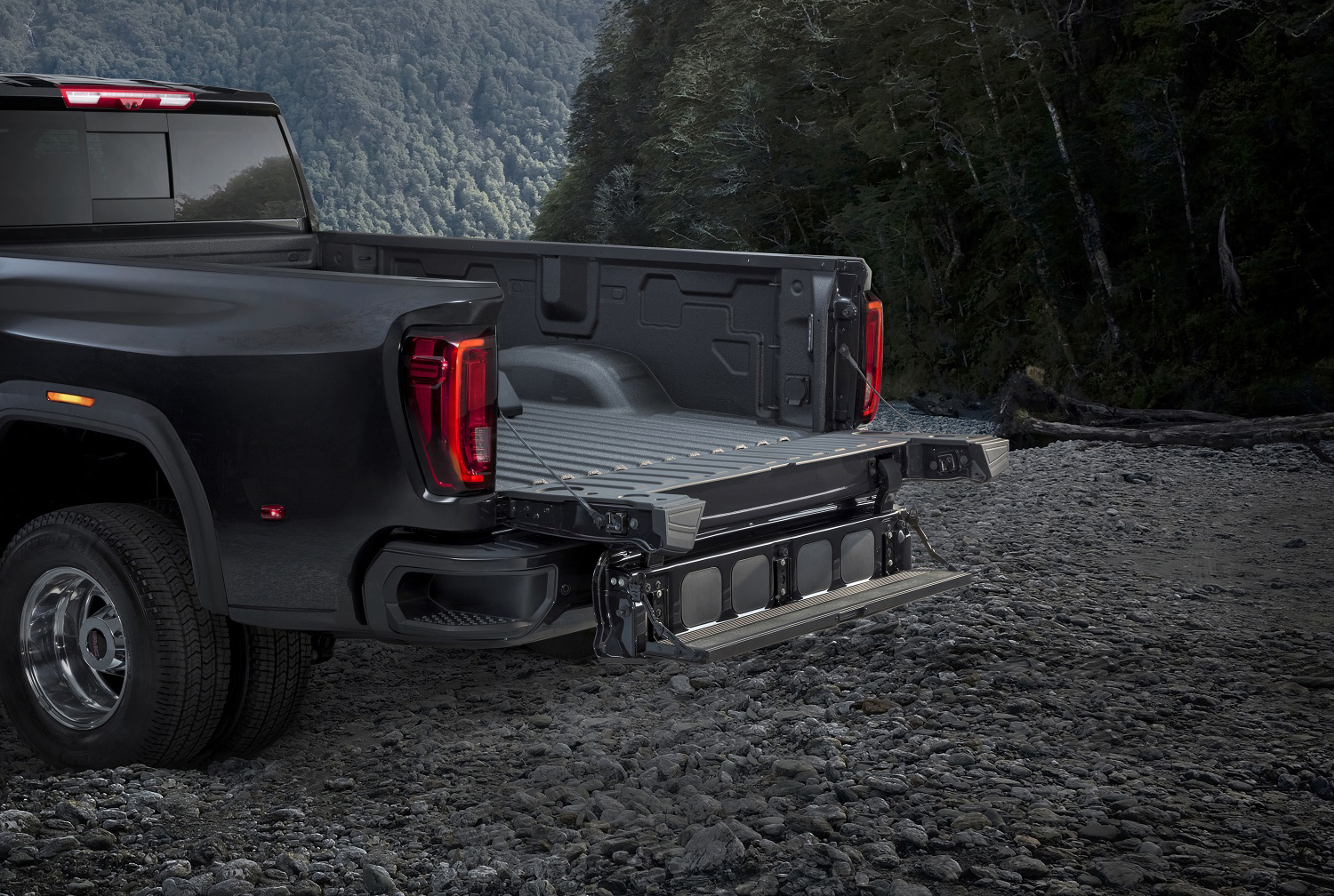 2020 gmc sierra hd boasts world class trailering tech 3500 denali