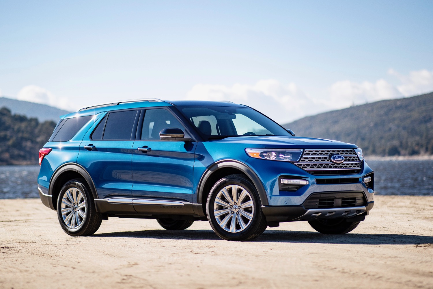 2020 Ford Explorer hybrid