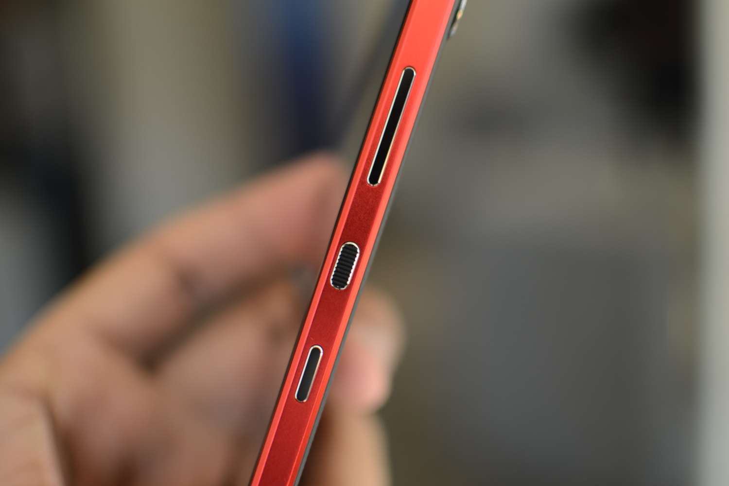 blackberry keytwo news and rumors key2 red side