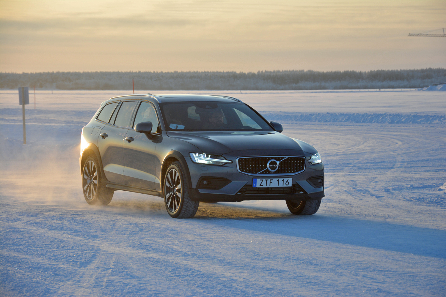 2020 Volvo V60 Cross Country review