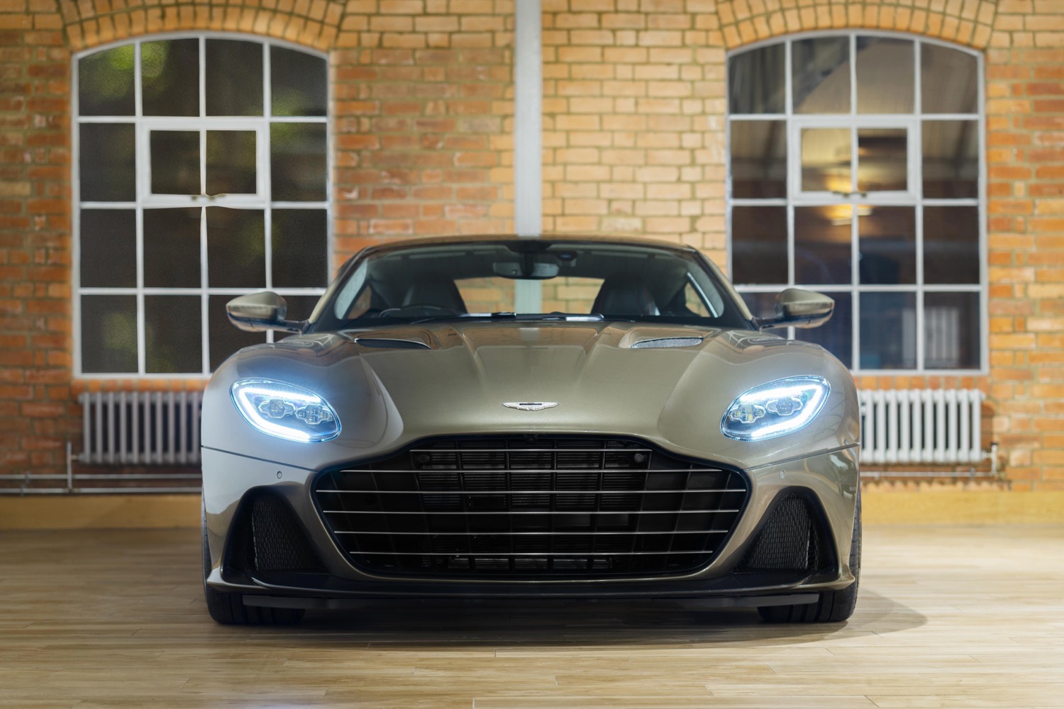 Aston Martin DBS Superleggera 'On Her Majesty's Secret Service'