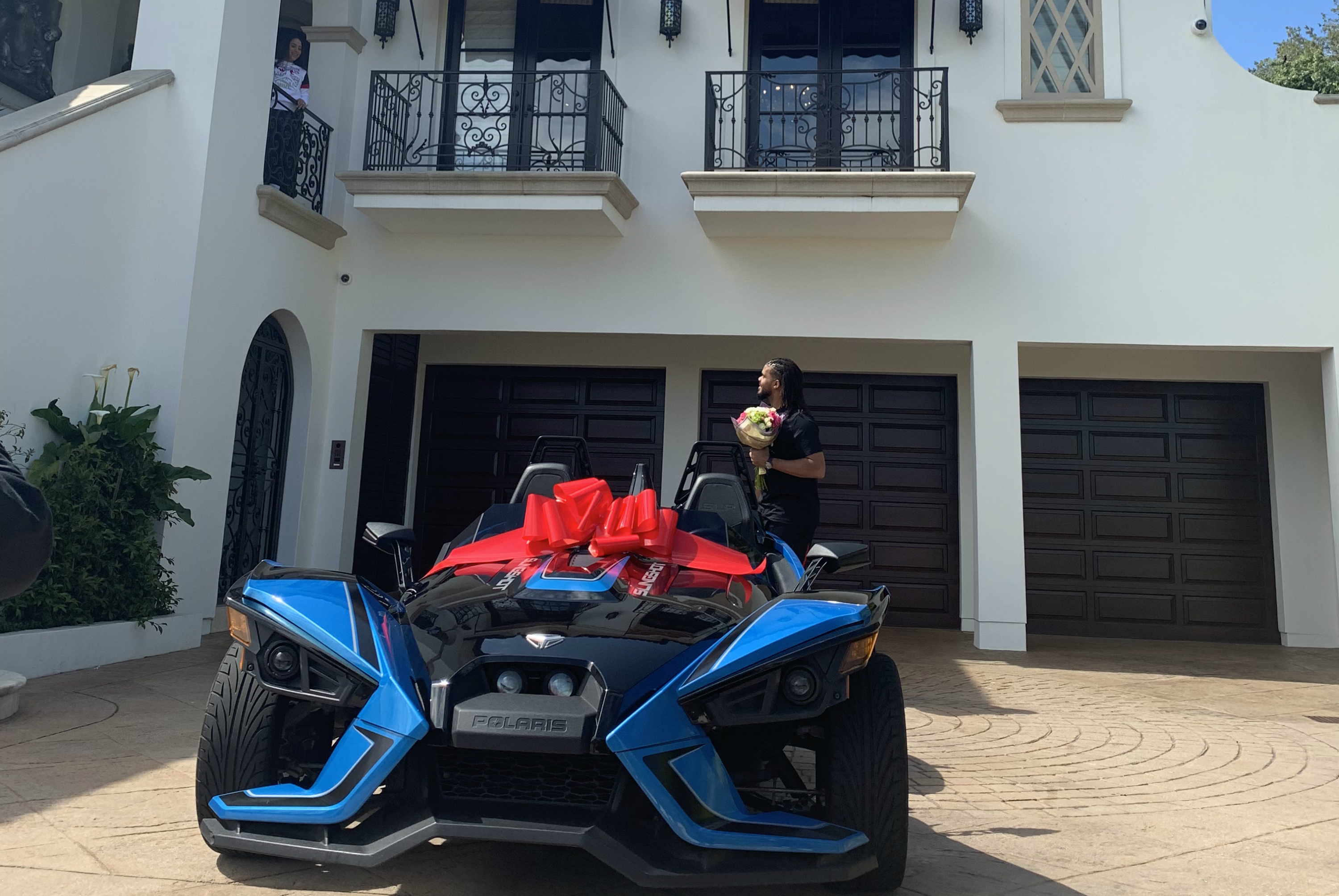 dodgers pitcher kenley jansen gave wife gianni polaris slingshot for mothers day and hansen 01