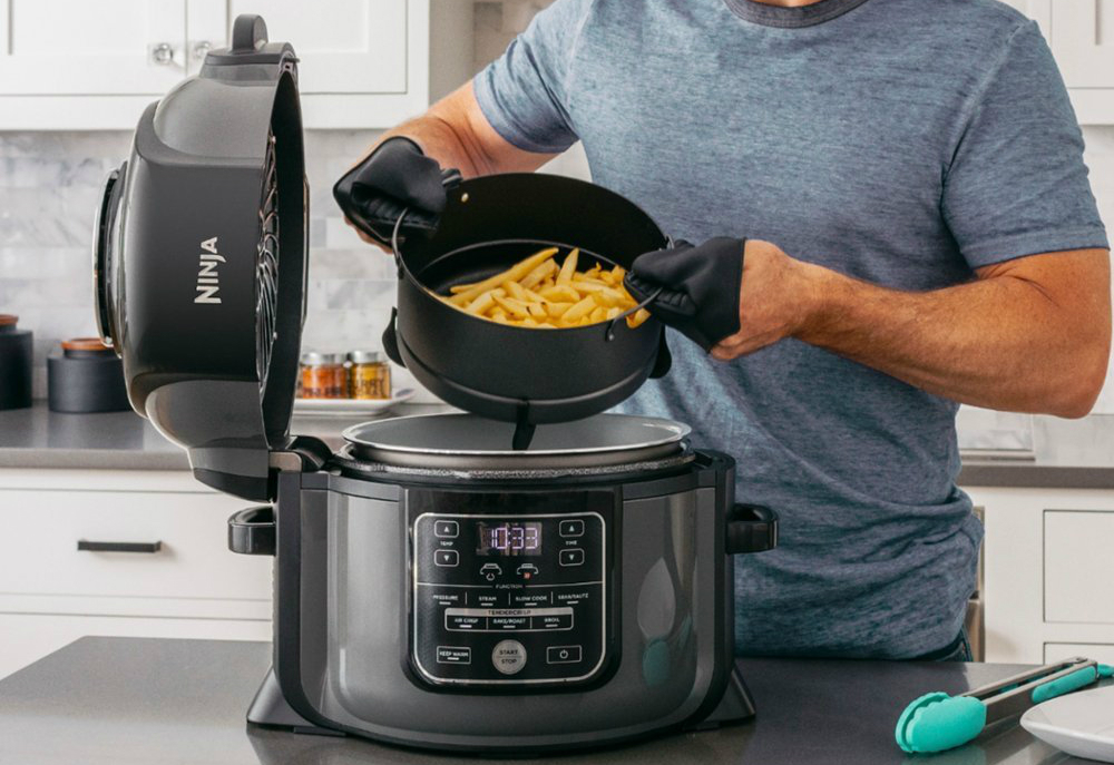 best buy drops air fryer prices from power ninja cuisinart and philips  foodi with tendercrisp 6 5 quart multi cooker 3