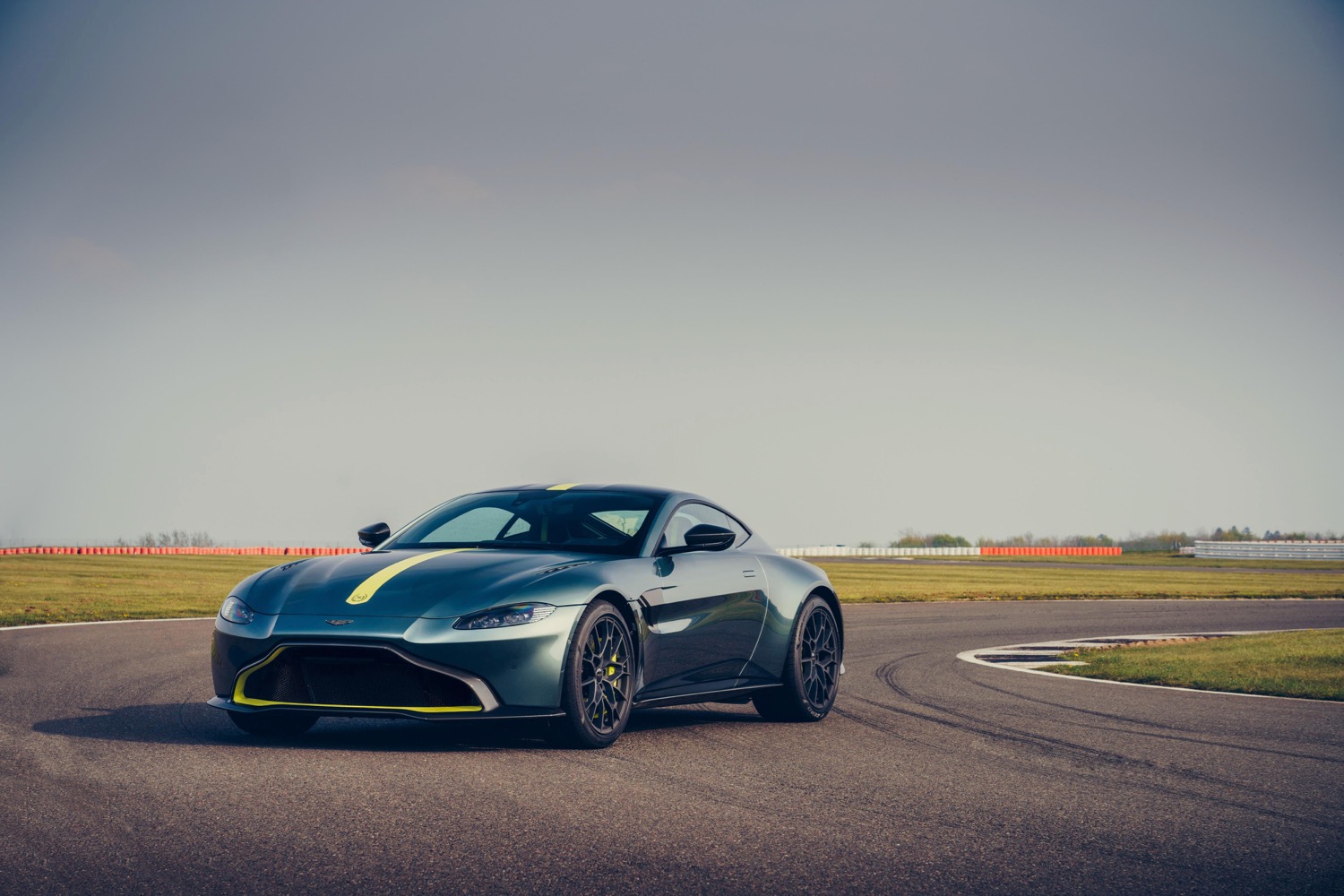 Aston Martin Vantage AMR