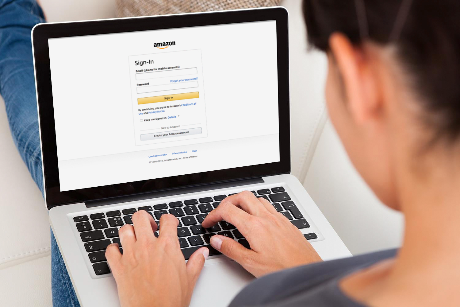 A fake Amazon login page targeting users