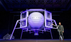 Jeff Bezos Blue Origin Lunar Lander concept shown by Jeff Bezos