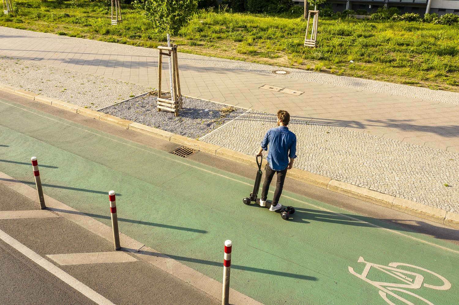 audi shows e tron scooter four wheeled electric skateboard concept combines with