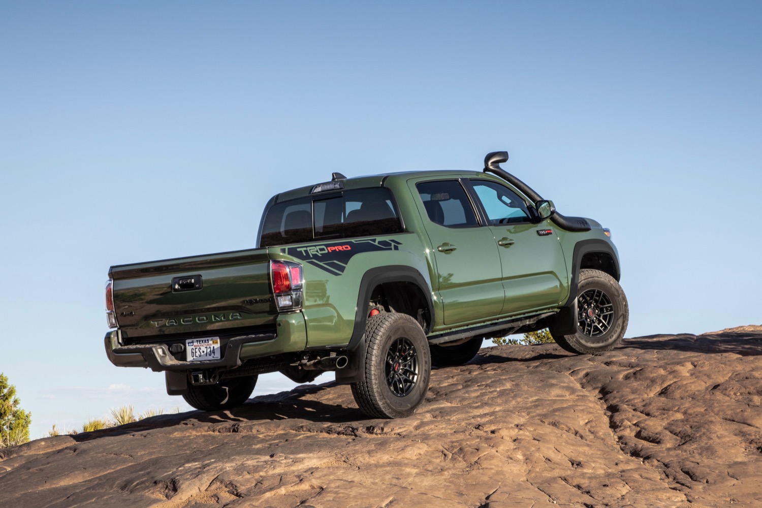 2020 toyota tacoma boasts new look smarter tech features