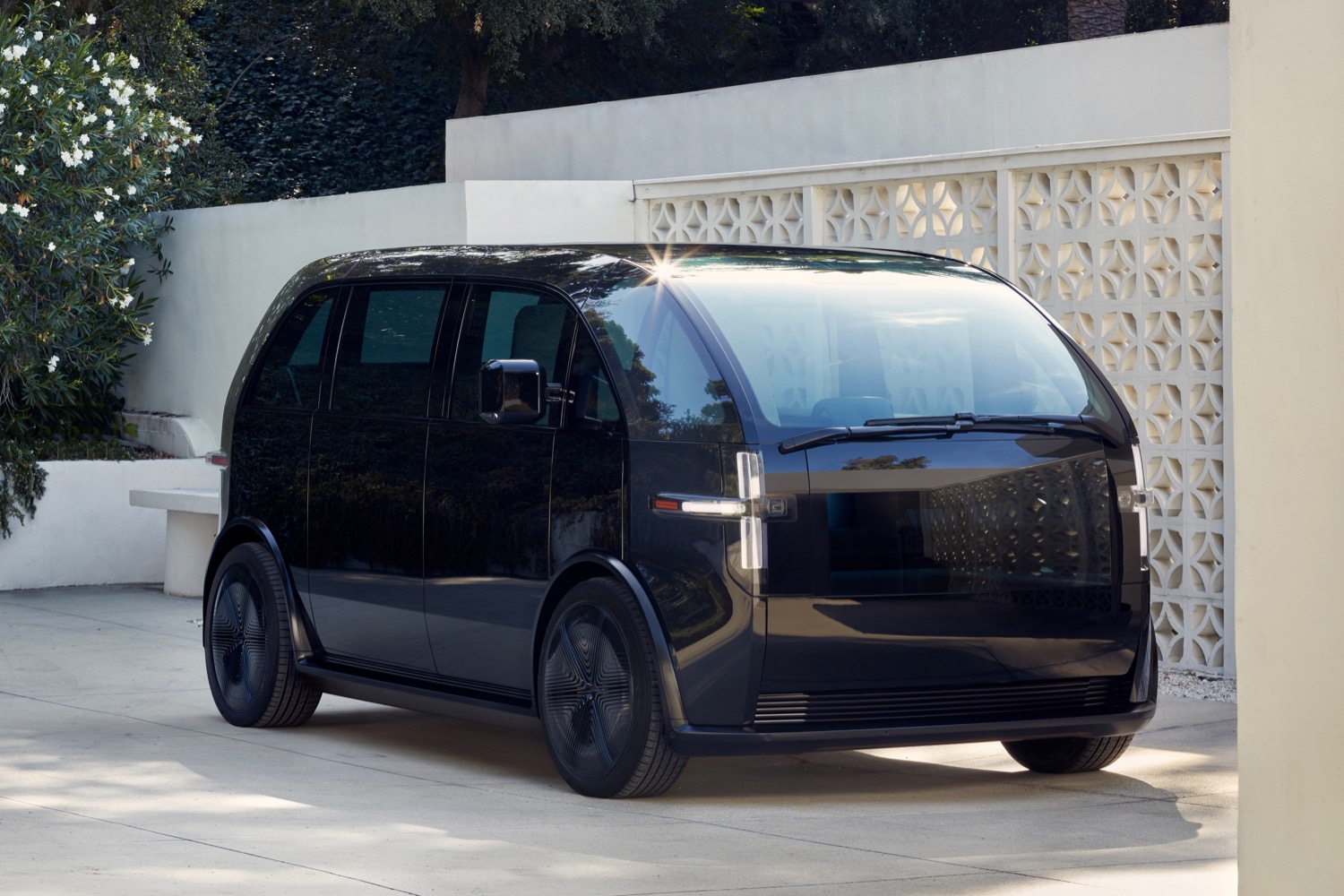 canoo electric car for subscription services photos specs launch date