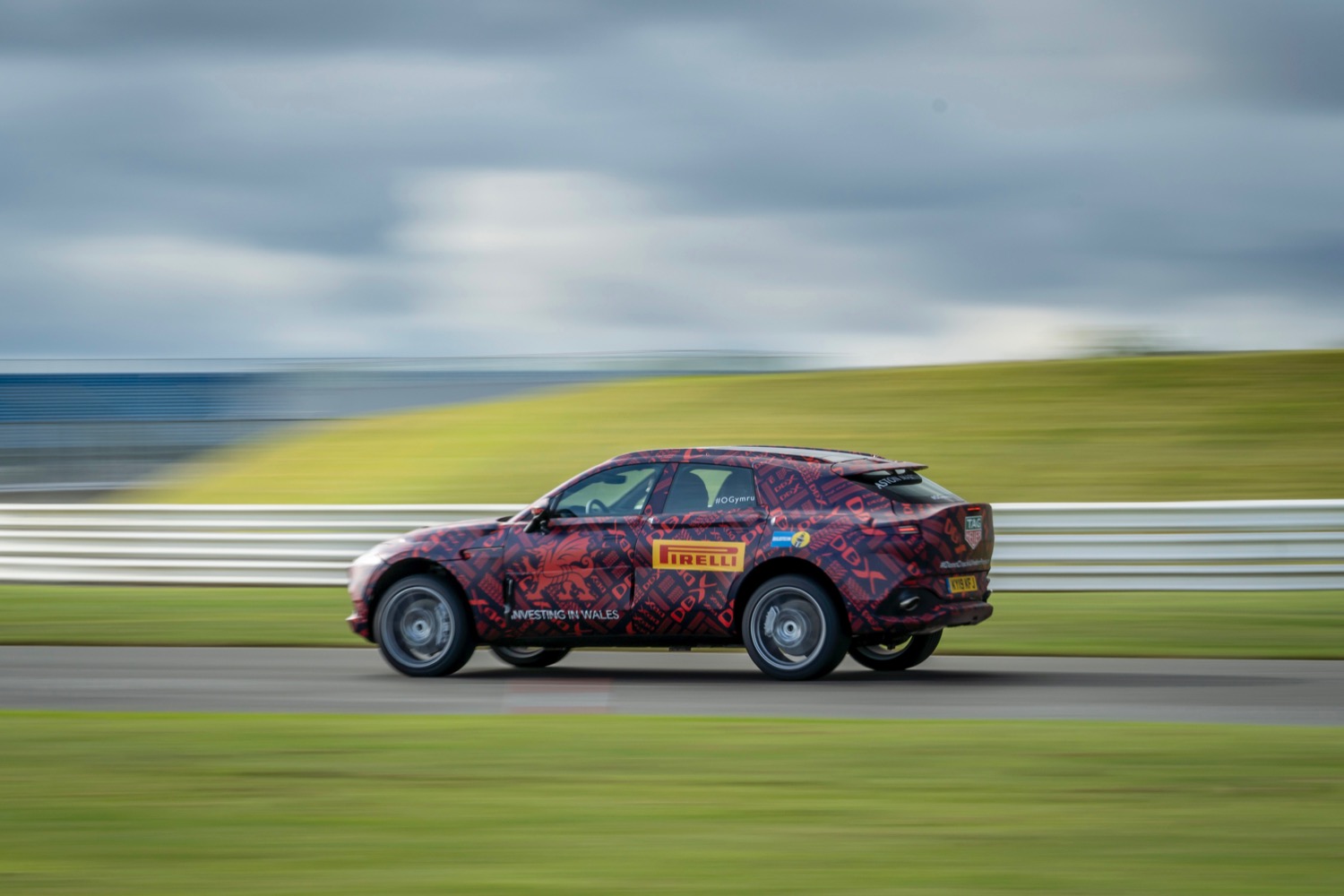 aston martin dbx engine specifications horsepower torque prototype