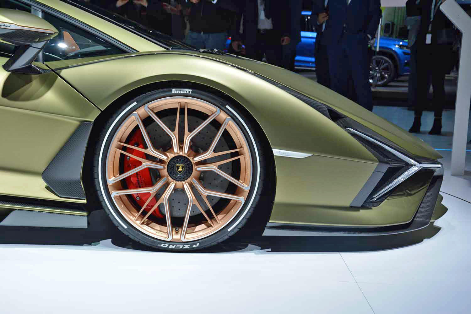 2020 lamborghini sian is a high tech hypercar with hybrid power dt 4