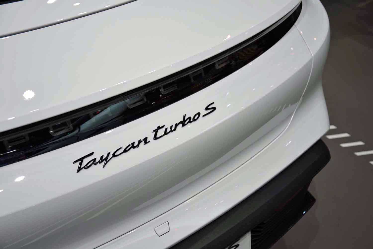 2020 porsche taycan photos and specs dt 9