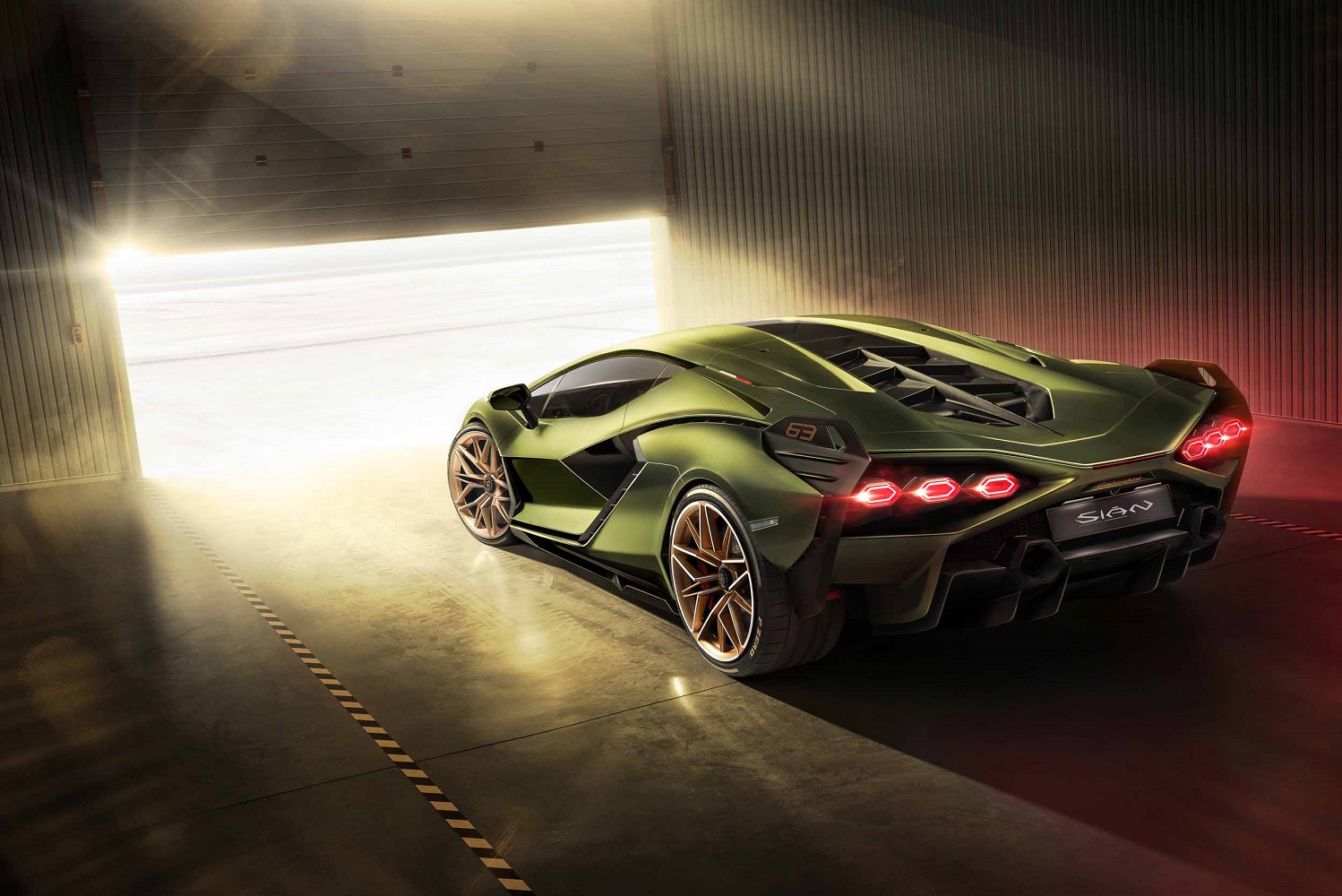 2020 lamborghini sian is a high tech hypercar with hybrid power