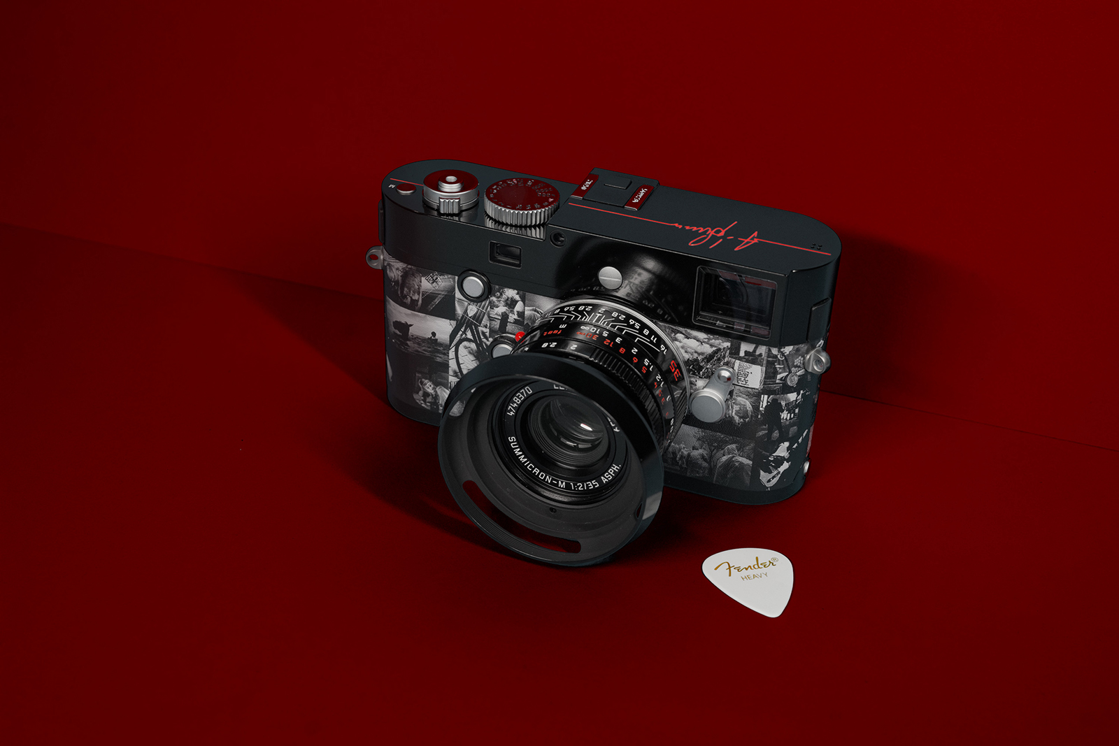 leica m monochrom signature special edition mono a summers red