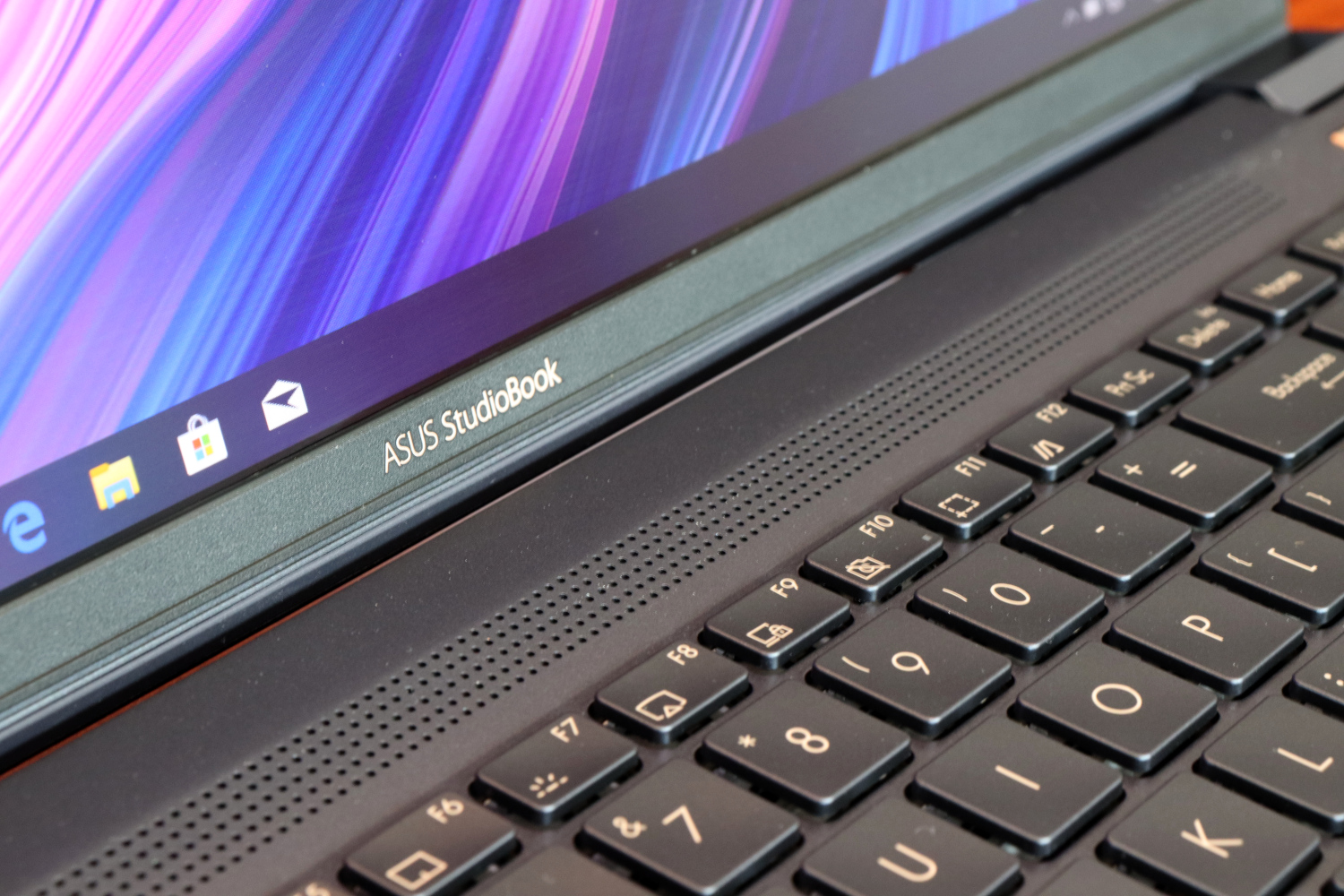 asus proart studiobook pro x hands on review prox10