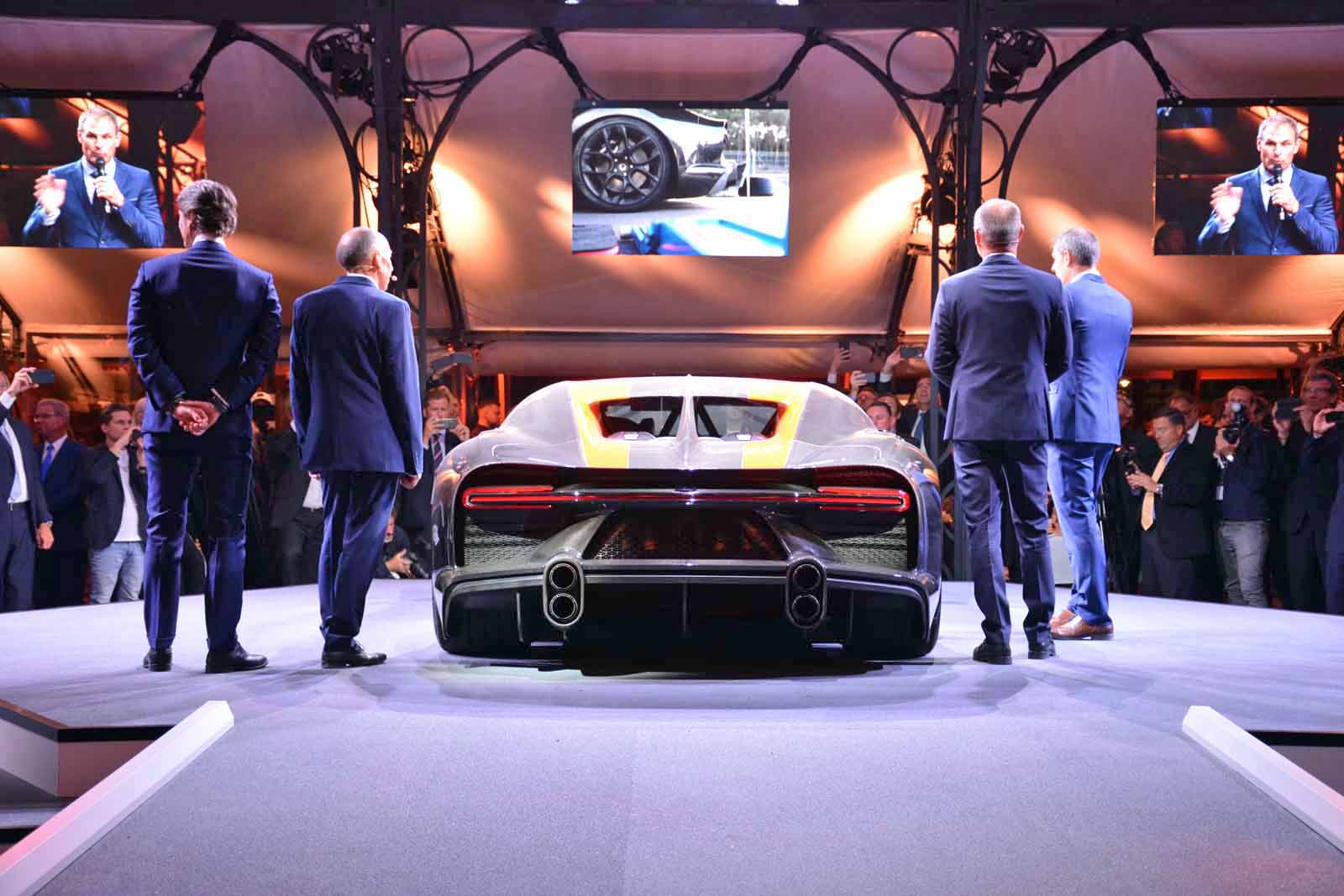 304 mph bugatti chiron becomes the fastest car in world rg ss300plus 04