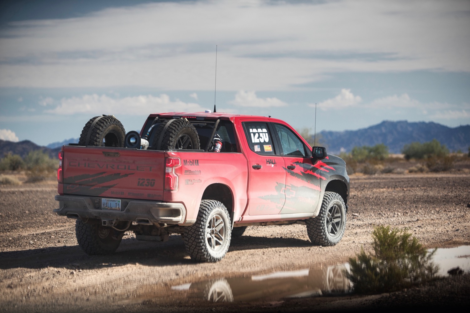 chevrolet silverado off road race truck photos and specs