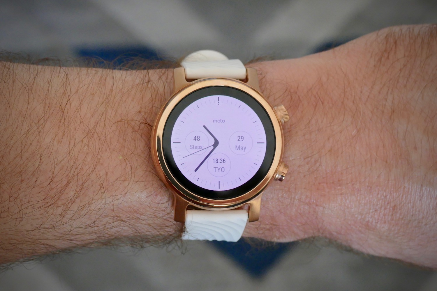 Moto 360 White watch face