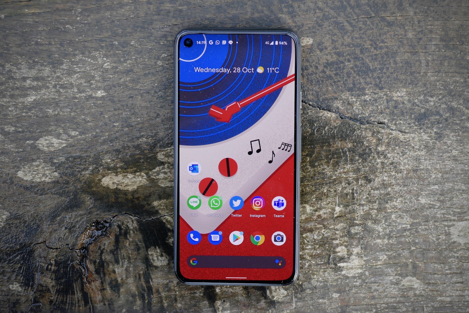 pixel 5 oneplus 8t galaxy s20 fe shootout buying guide google screen front