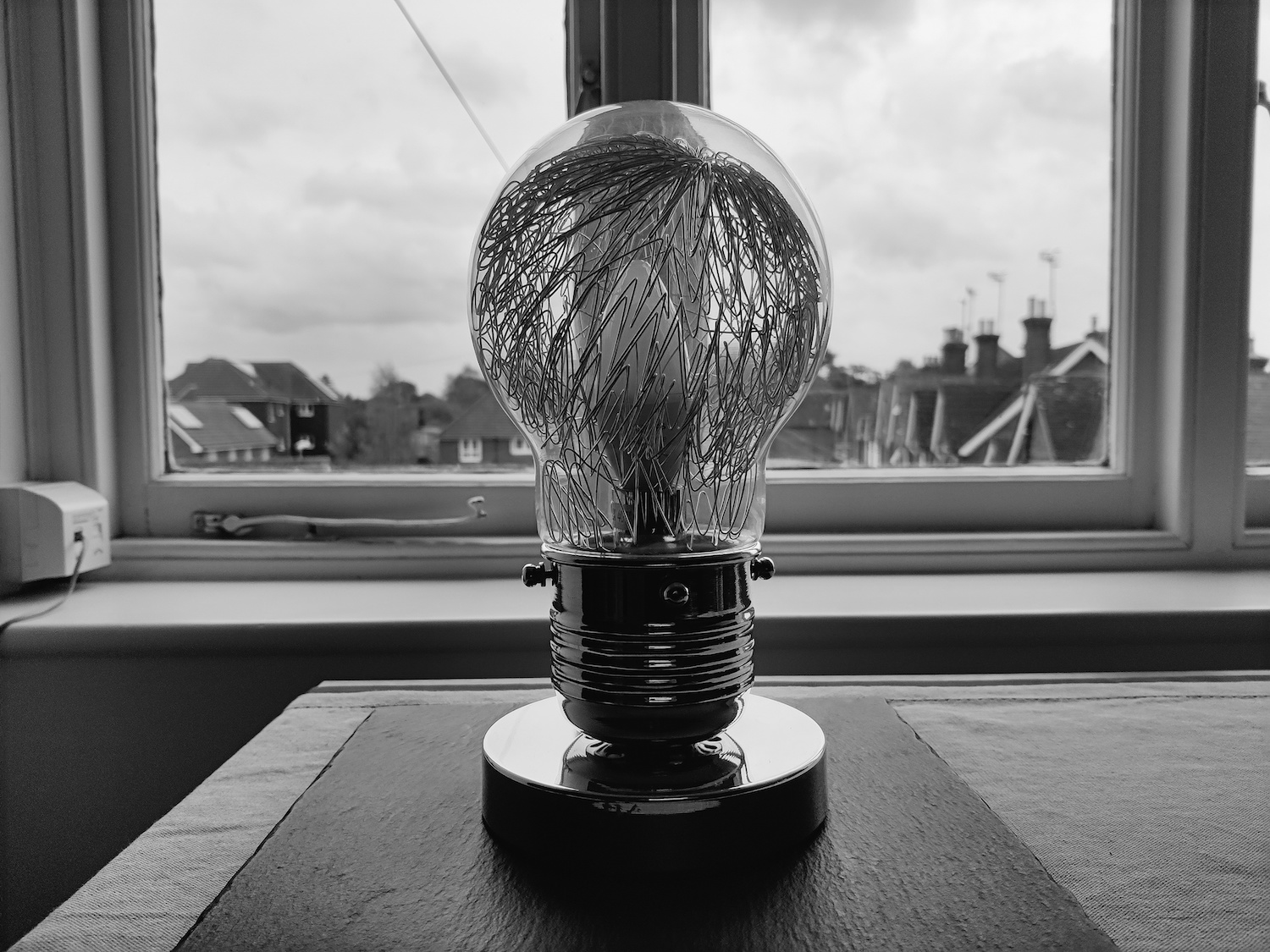 oneplus 8t monochrome camera mono light bulb