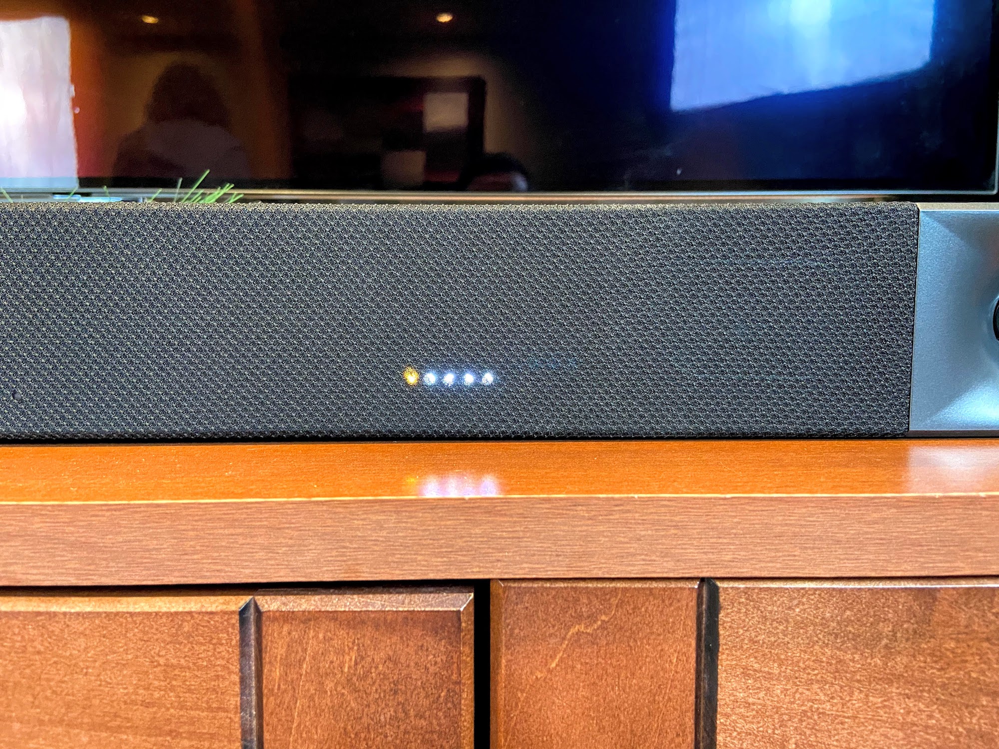 Klipsch Cinema 600 soundbar LED display