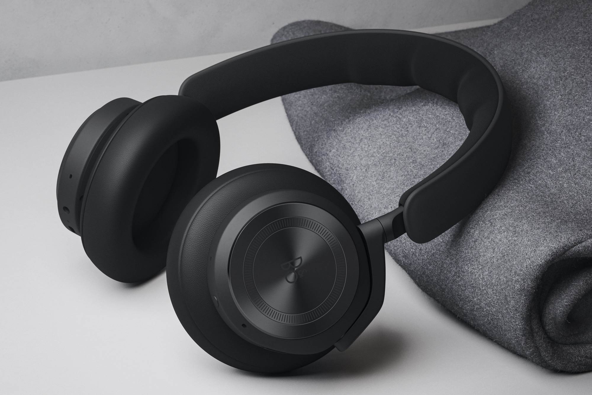 Bang & Olufsen Beoplay HX