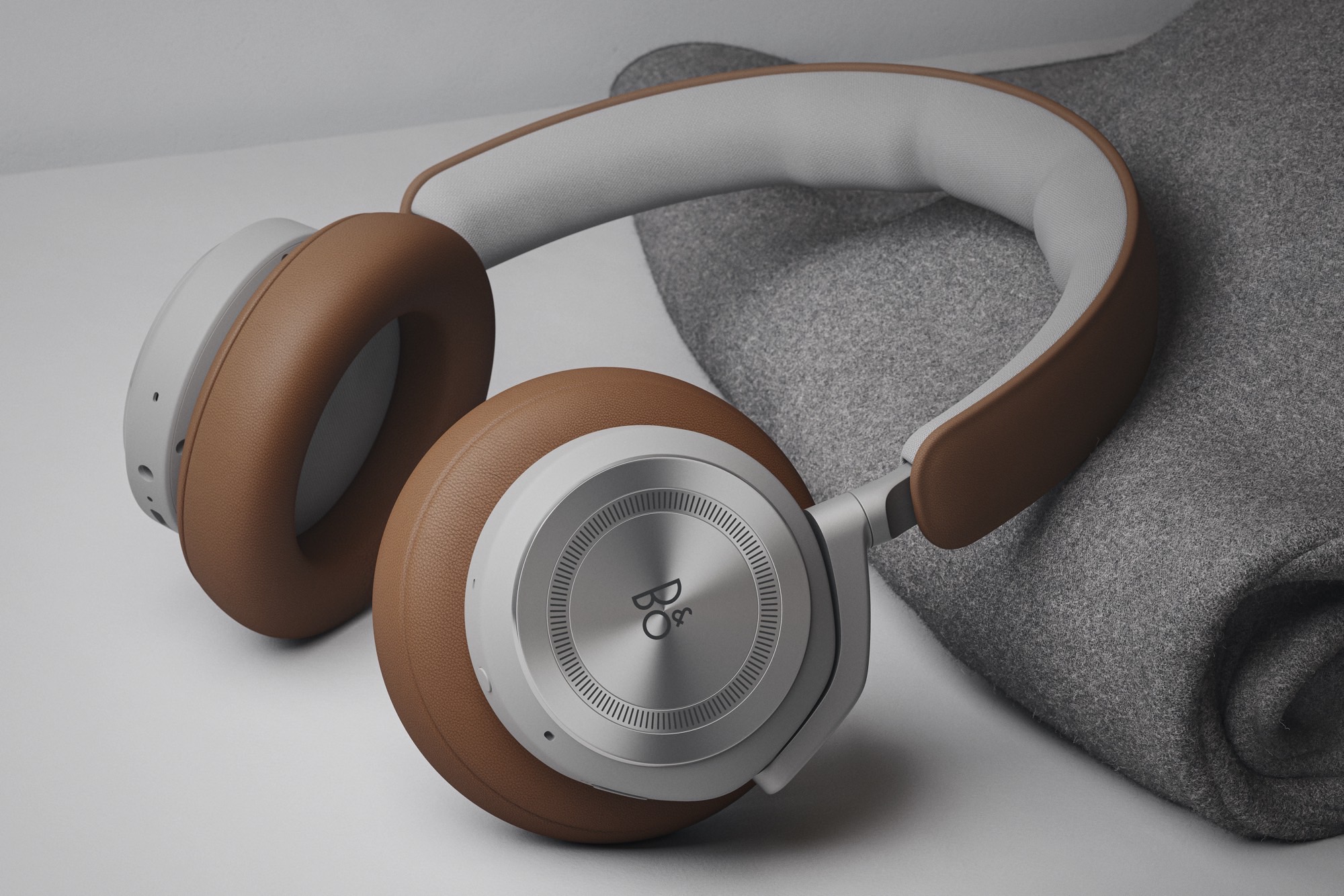 Bang & Olufsen Beoplay HX