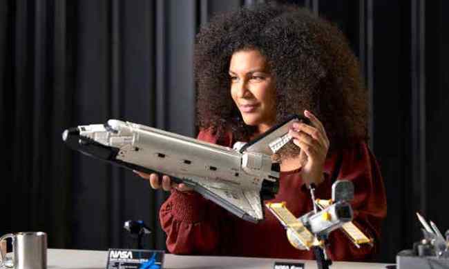 legos new space shuttle set includes hubble telescope model lego discovery