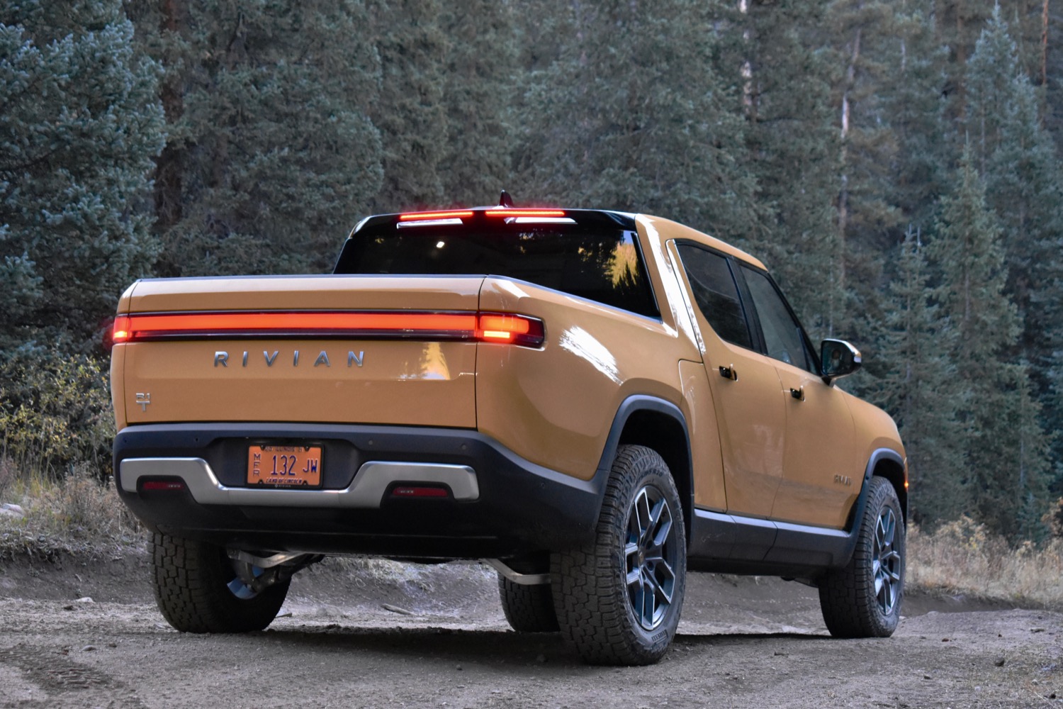 Rear-three quarter view of the 2022 Rivian R1T.