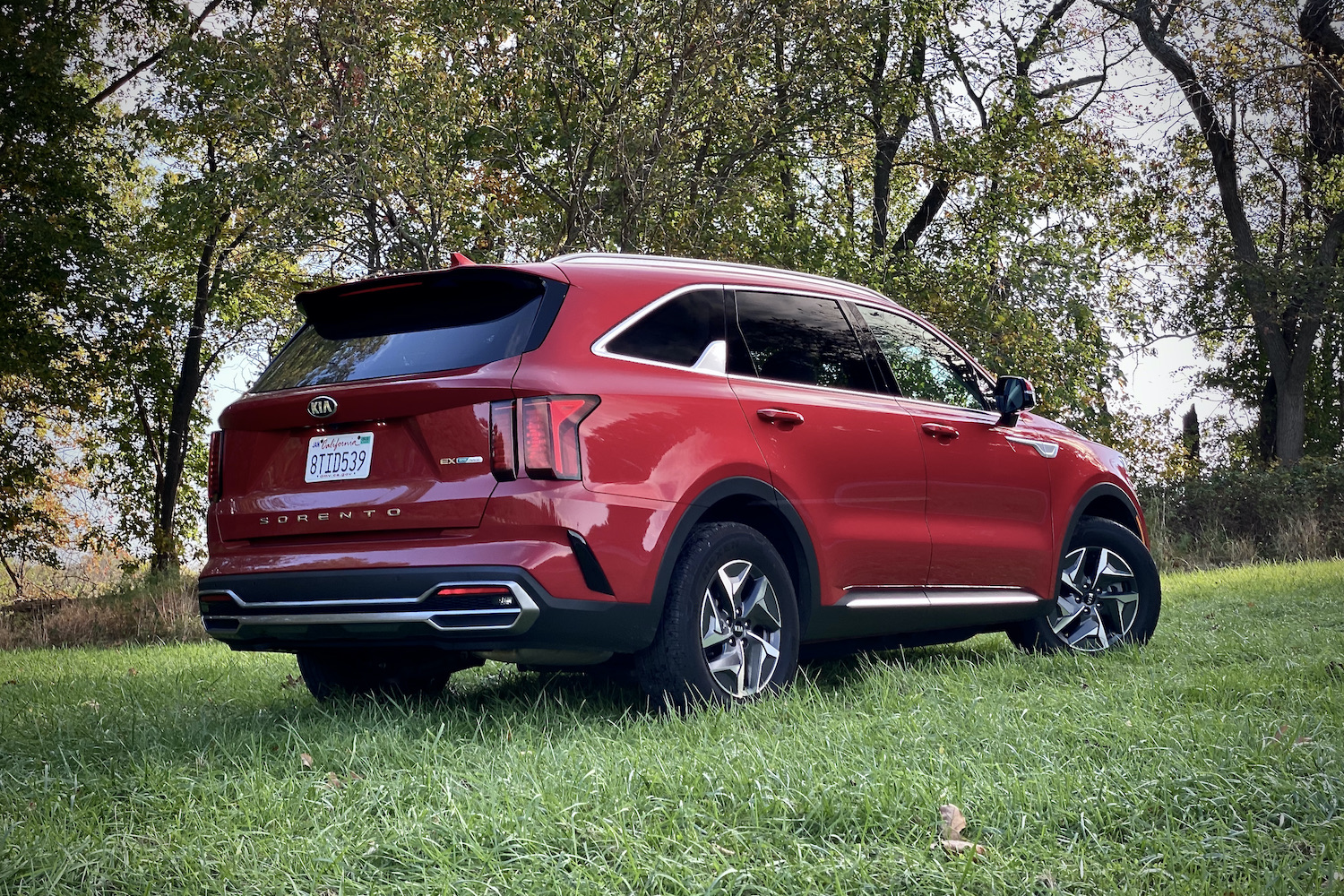 Rear view of the 2021 Kia Sorento Hybrid from the passenger side.