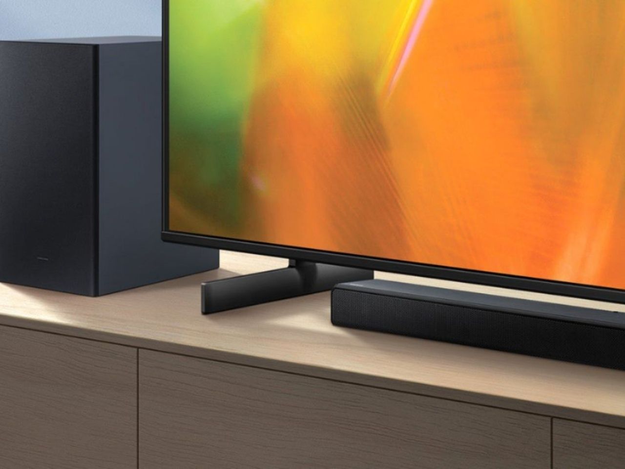 Samsung HW-A550 Soundbar Under TV.