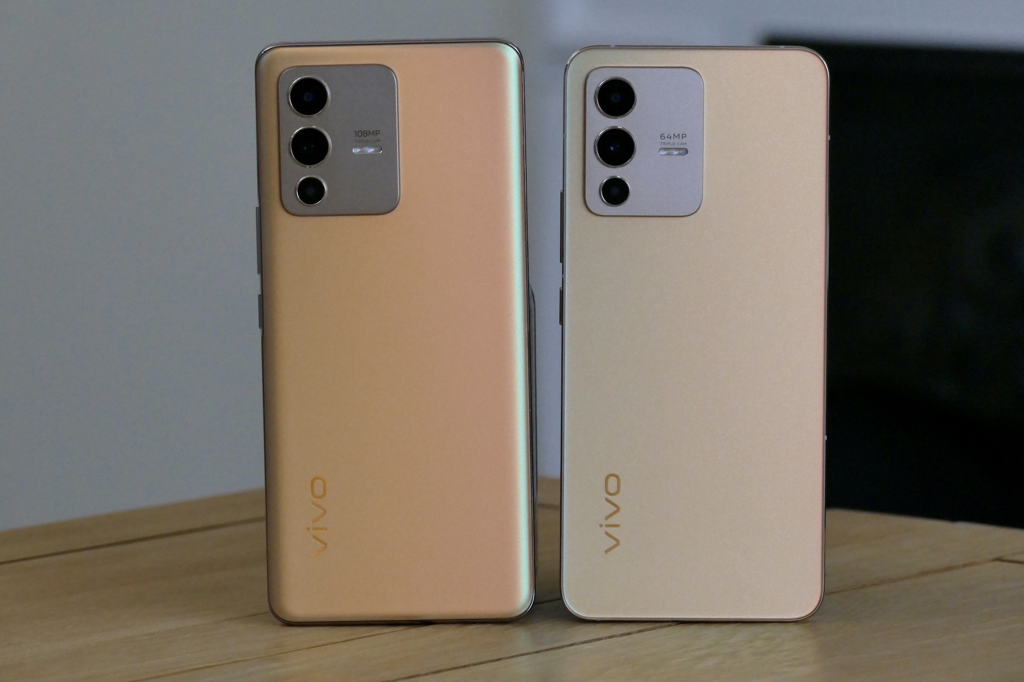 Vivo V23 Pro and Vivo V23 back view.