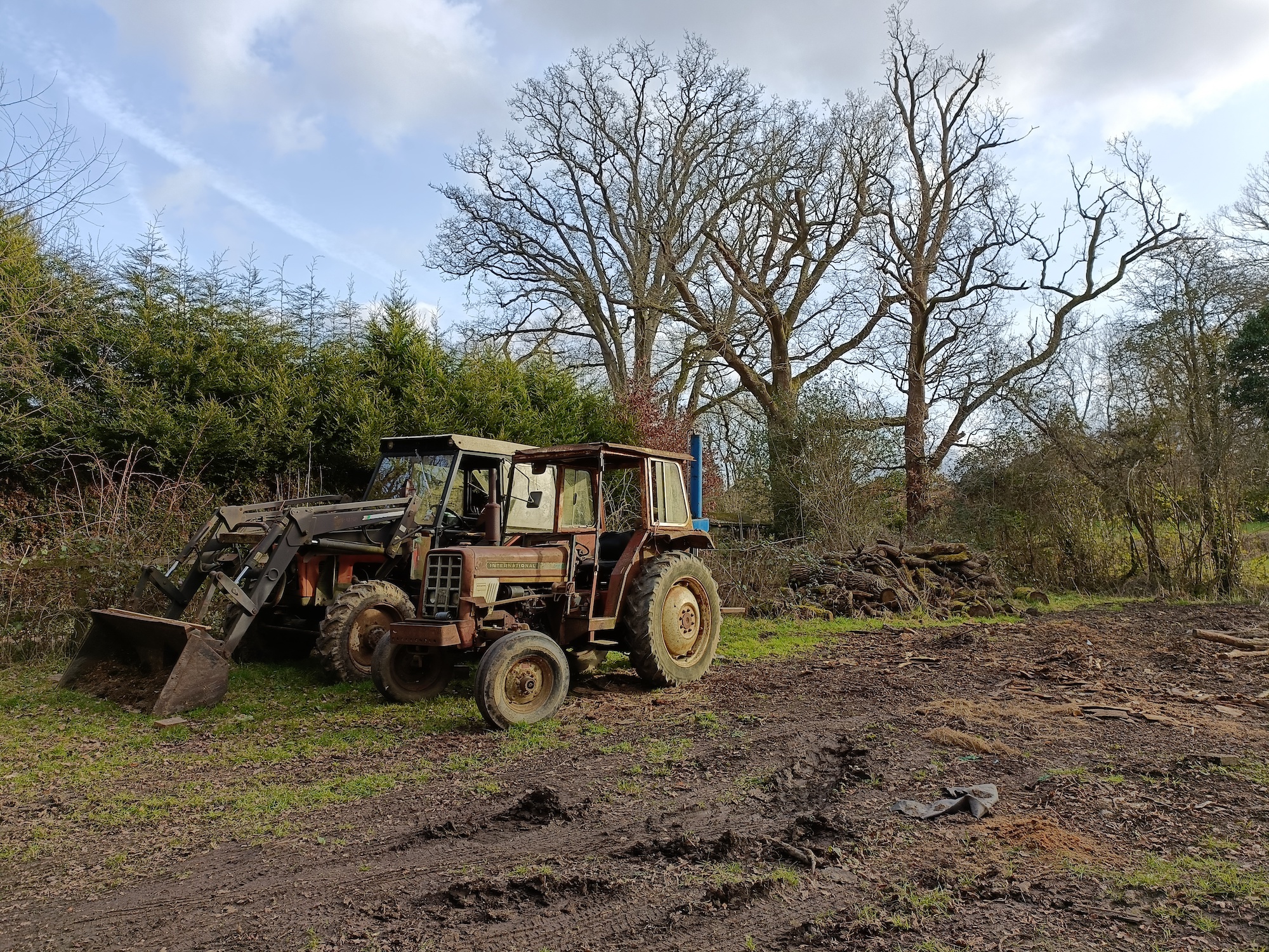 OnePlus Nord CE 2 5G photo of tractors.