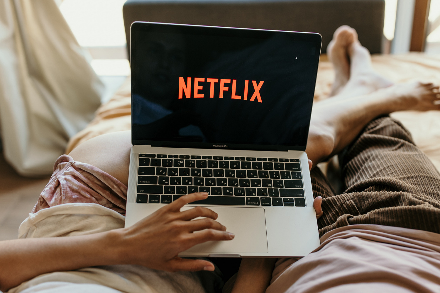 netflix plans curb password sharing history risks desktop