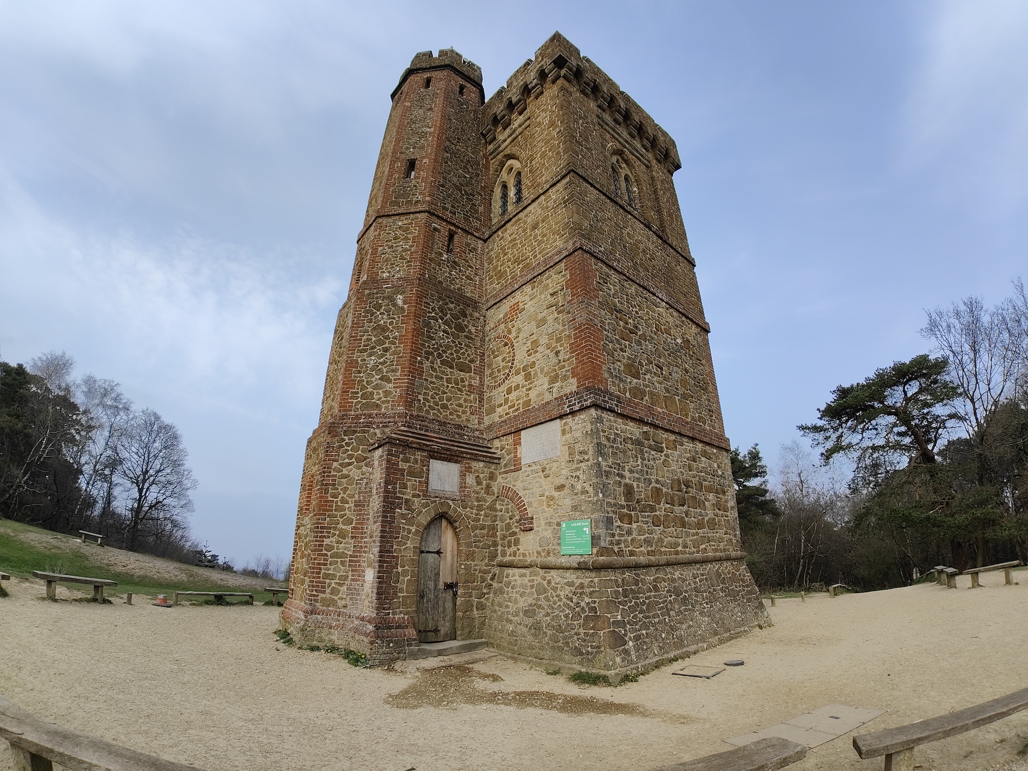 OnePlus 10 Pro photo of a tower in 150-degree mode.