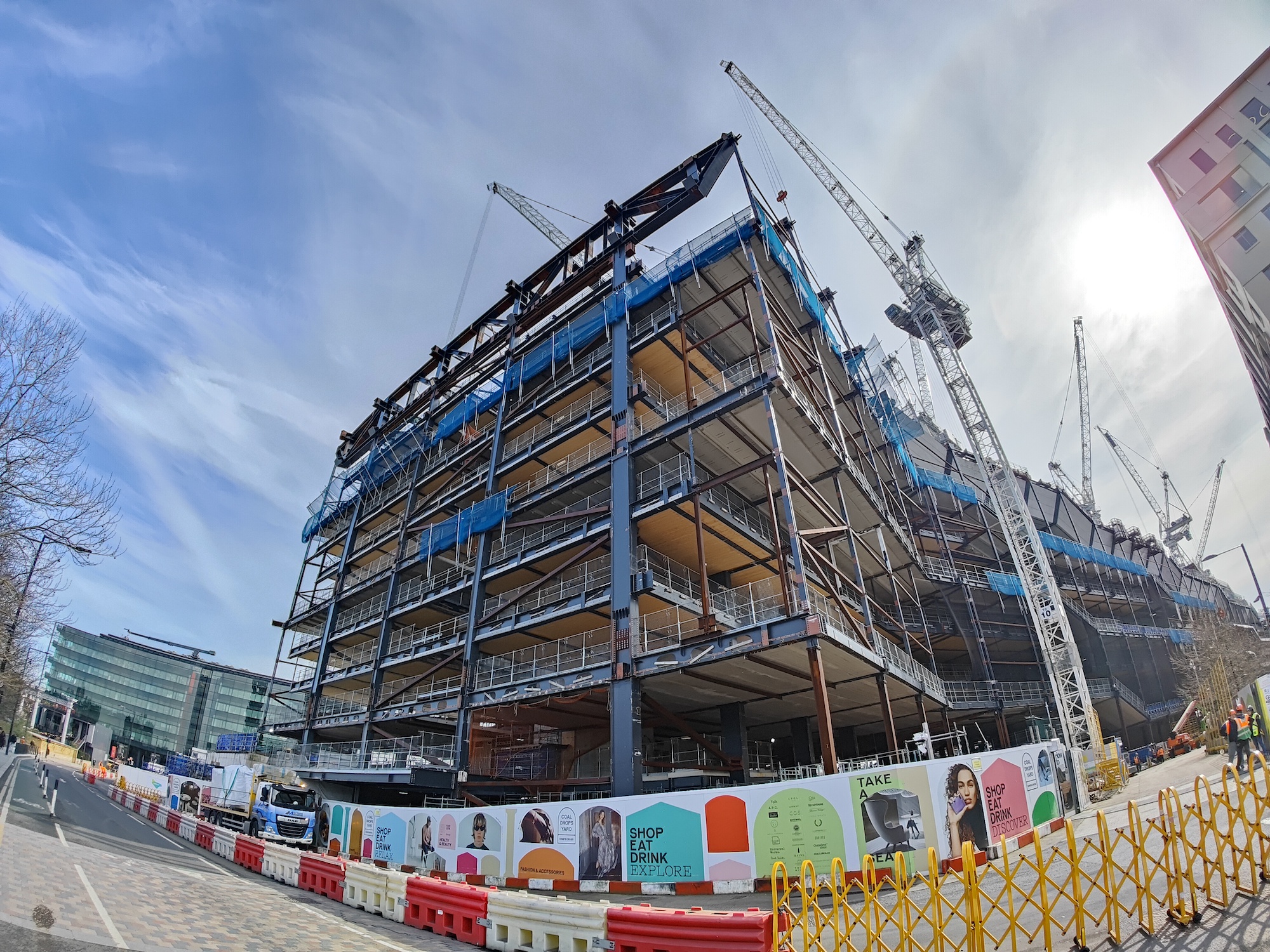 Realme GT 2 Pro 150-degree wide-angle photo of a building site.