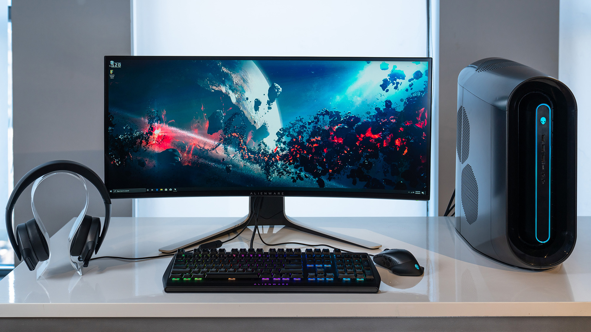 gamers finally starting to upgrade windows 11 alienware pc gaming setup