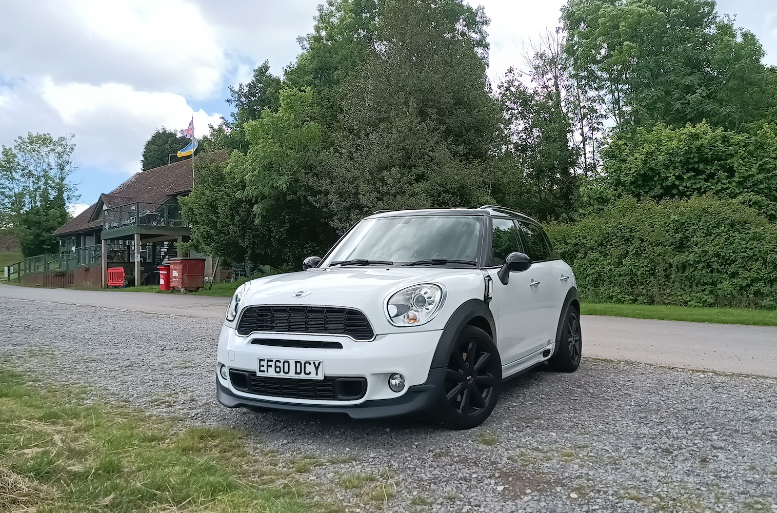 Photo of a car taken with the Planet Computers Astro Slide 5G.