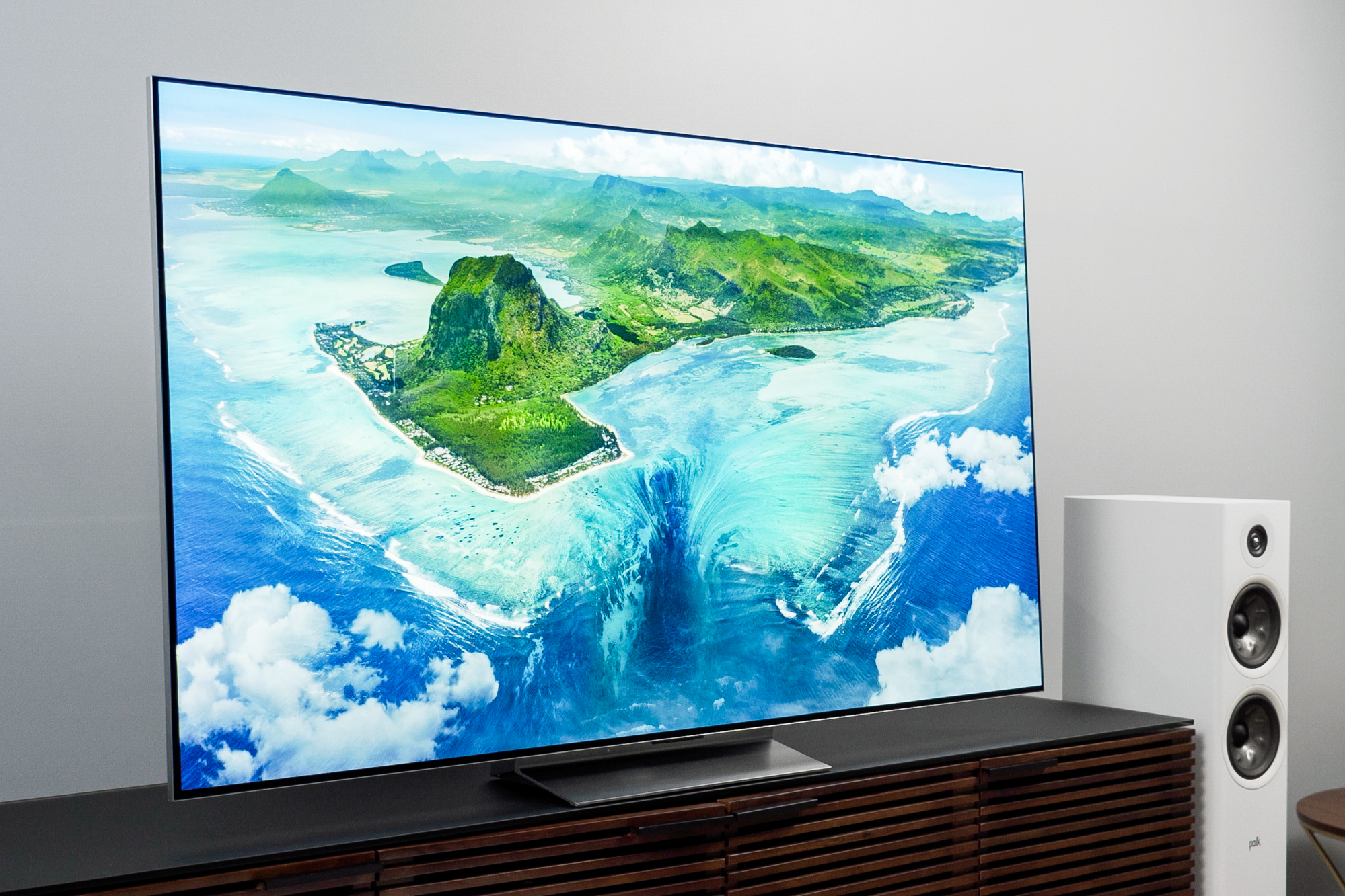 lg g2 oled evo gallery series tv review