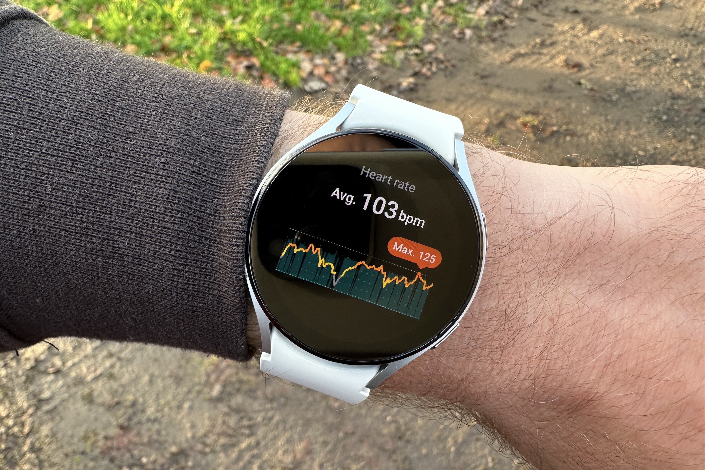 Data from a workout showing on the screen of the Samsung Galaxy Watch 5.