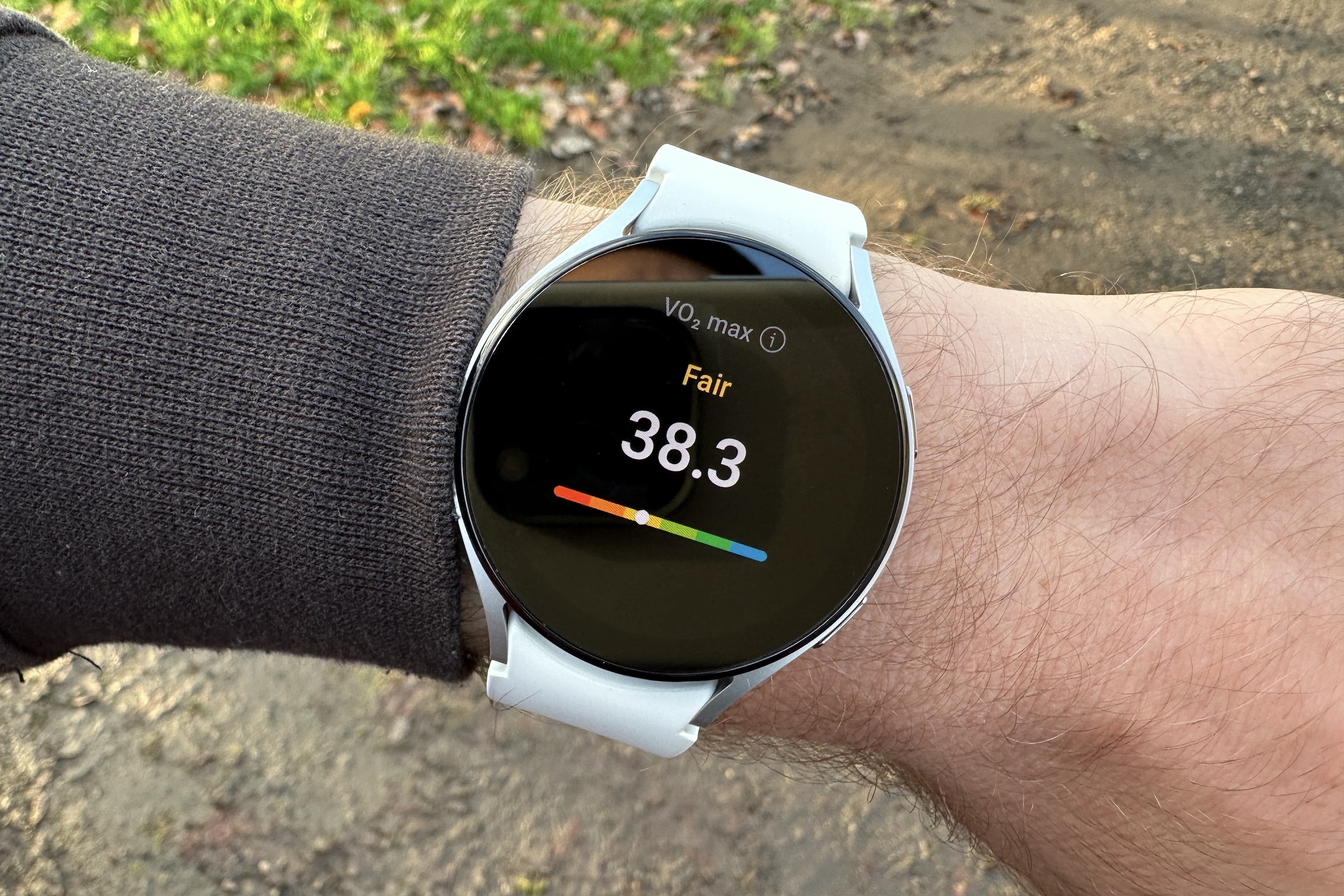 Data from a workout showing on the screen of the Samsung Galaxy Watch 5.