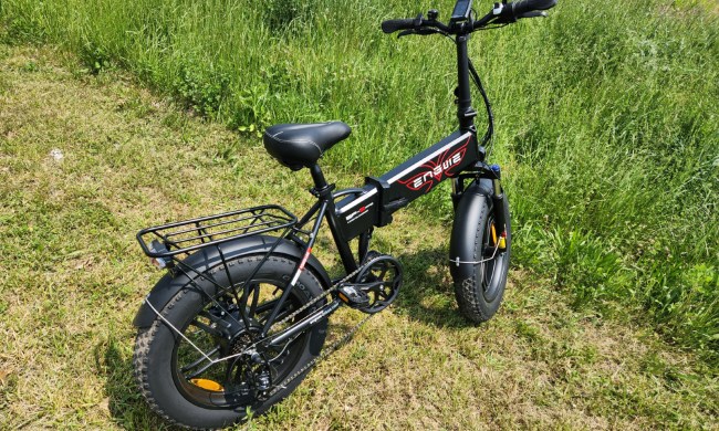 ENGWE EP-2 Pro e-bike right side shot next to an unmowed field.