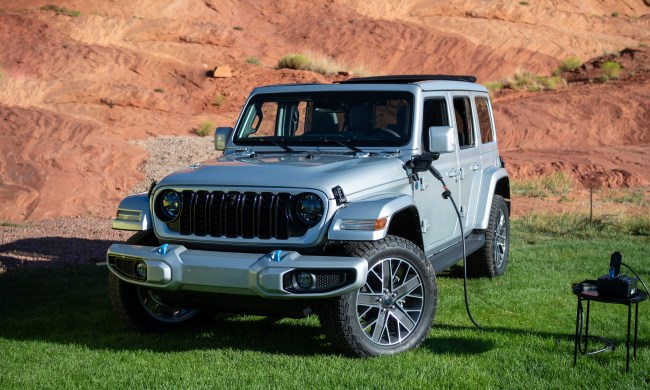 Jeep Wrangler 4xe plugged into the Jeep Power Box.