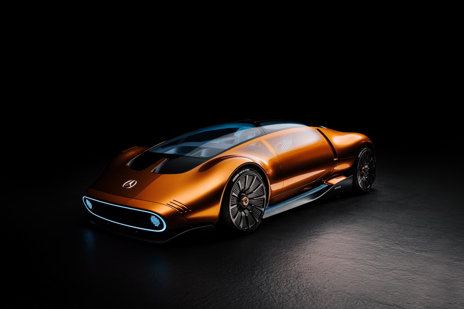 Front three quarter view of the Mercedes-Benz Vision One-Eleven concept.