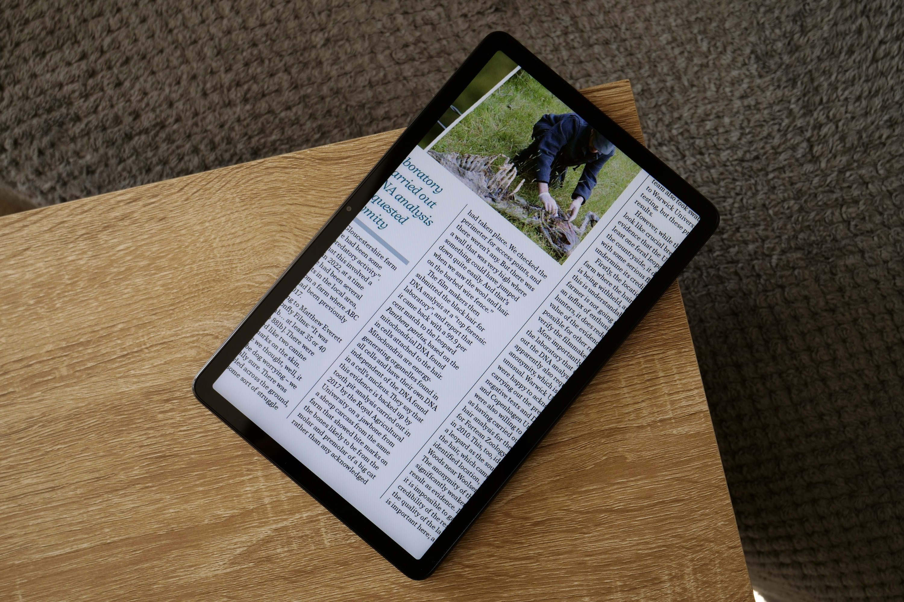 The Amazon Kindle Fire Max 11's zoomed in view of a magazine.