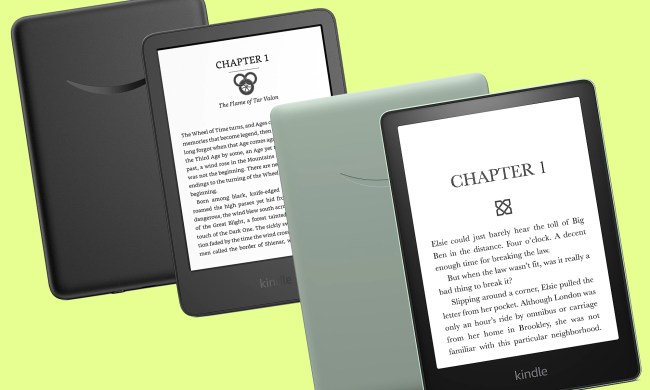 Renders of the Amazon Kindle (2022) and Kindle Paperwhite (2021).