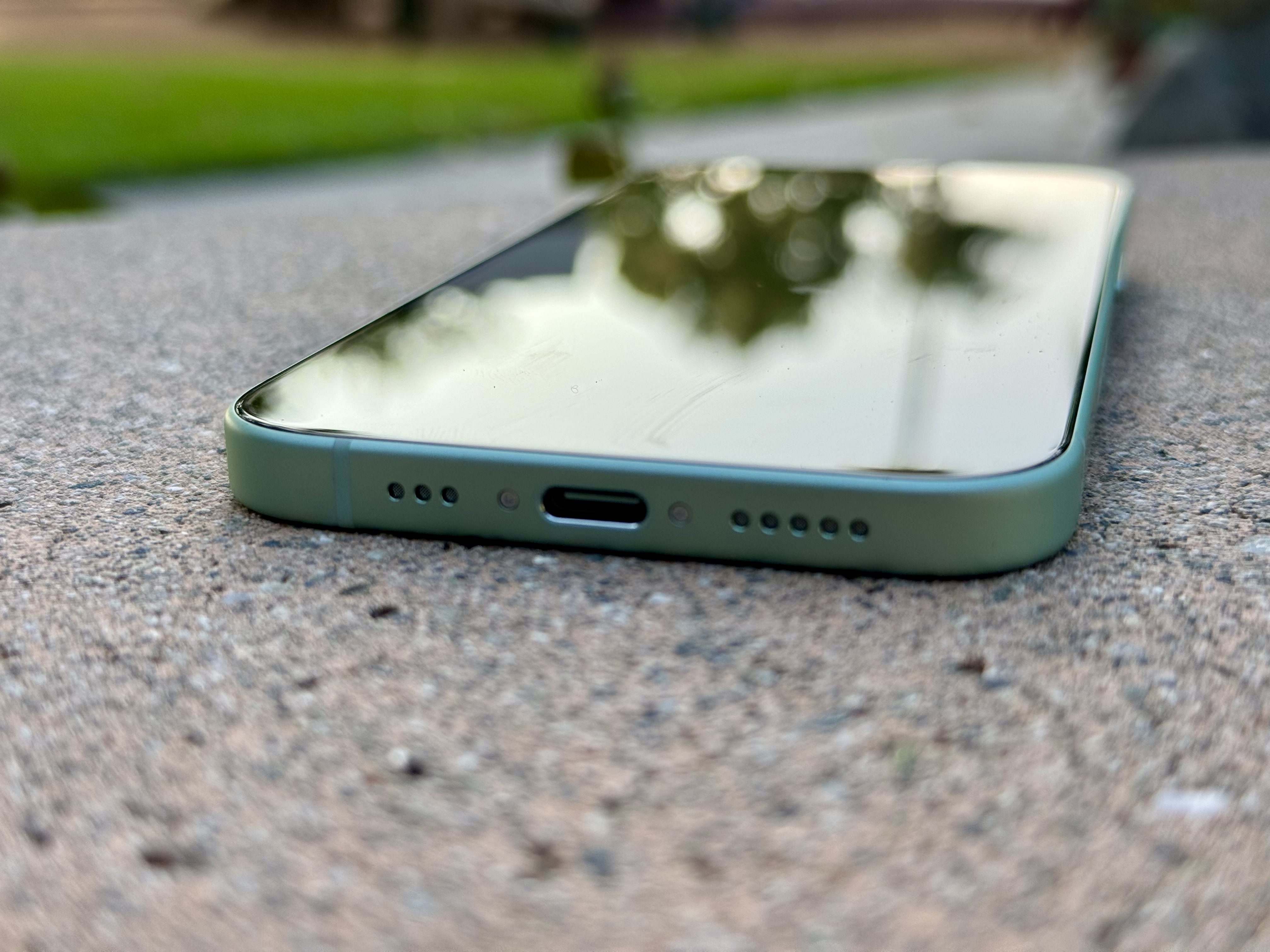 things android phones still do better than iphone 15 green usb c port