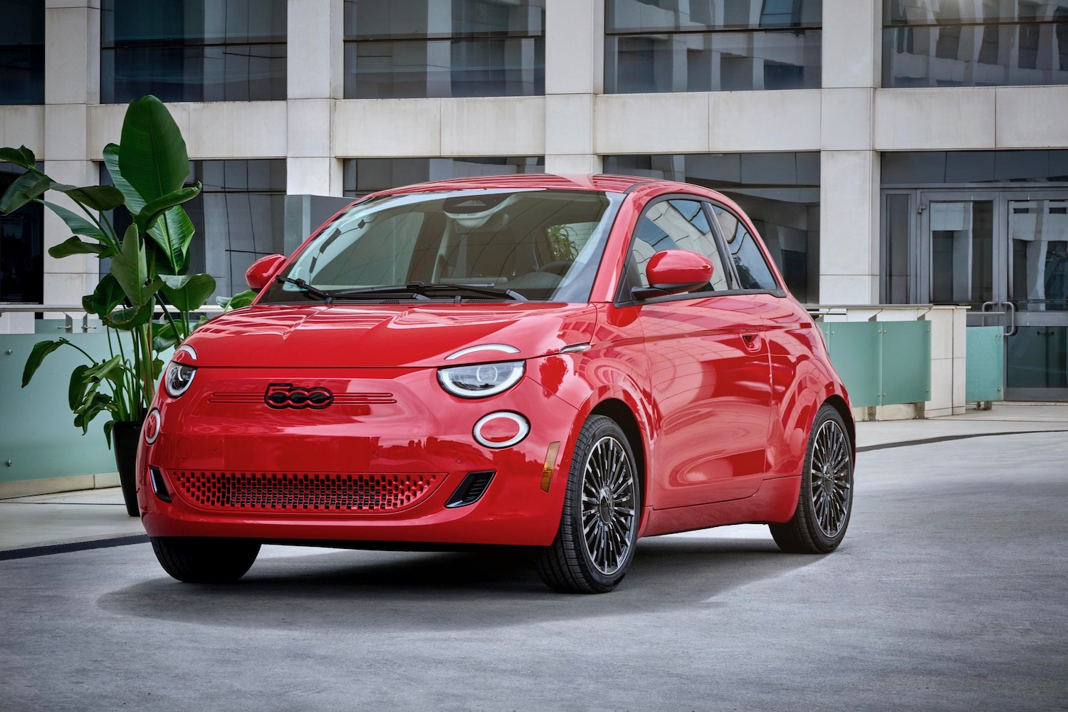 Front three quarter view of a 2024 Fiat 500e.