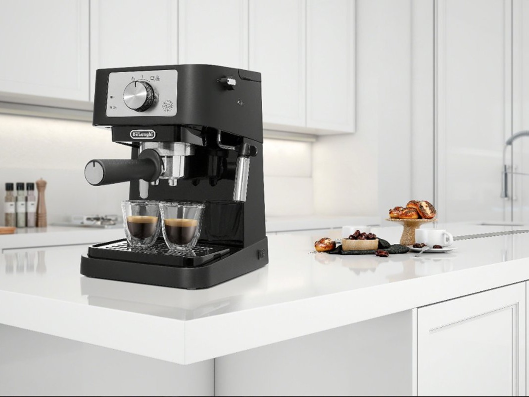  De'Longhi Stilosa 15 Bar Pump Espresso Machine 